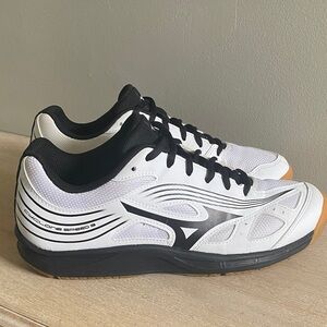 Mizuno sneakers women’s size 10​